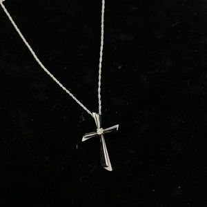 10k White Gold Cross Necklace